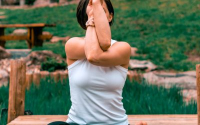 Comment mieux vivre sa ménopause grâce au yoga !