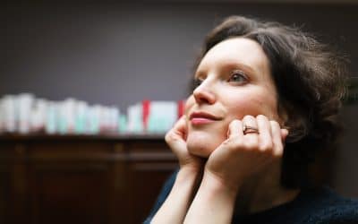 Yoga du visage : la nouvelle tendance naturelle pour révéler votre beauté contre les signes du temps !