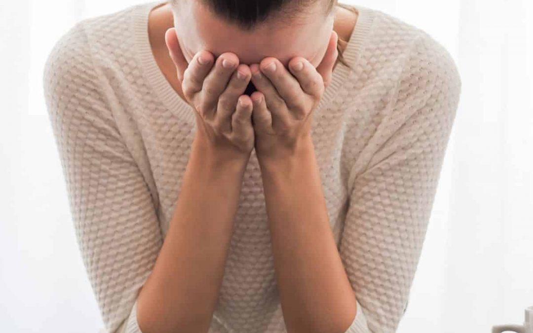 femme stressée à la périménopause